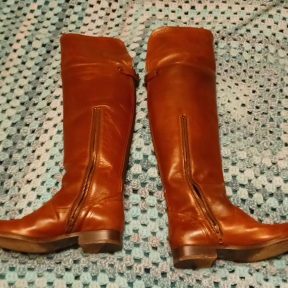 Frye boots. 👢 - Picture 3 of 8